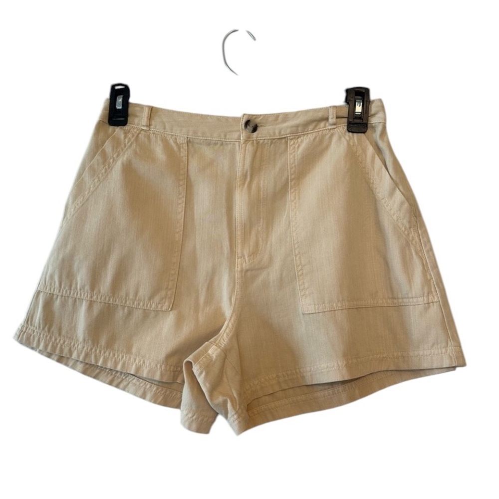 Universal Thread size8 Tan Cargo Shorts High-Waisted with 4” inseam